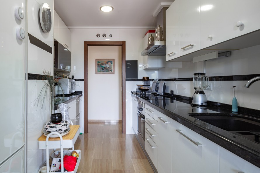 2 Slaapkamers - — 11/25