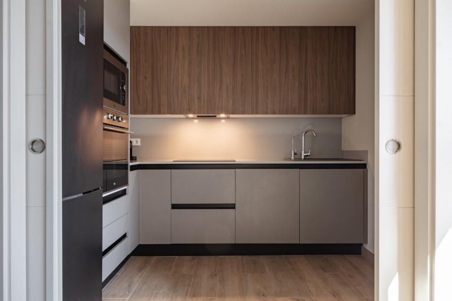 2 Slaapkamers - — 8/37