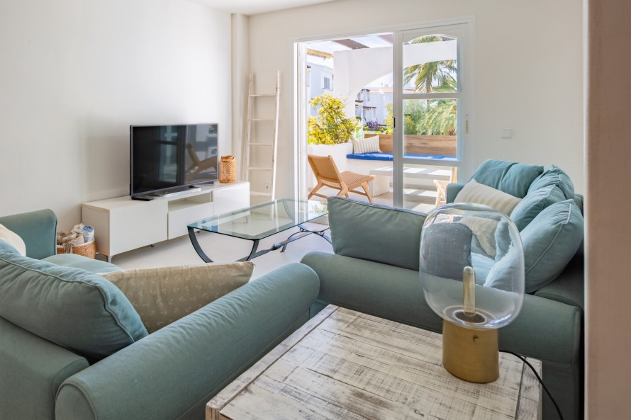 2 Slaapkamers - — 4/36