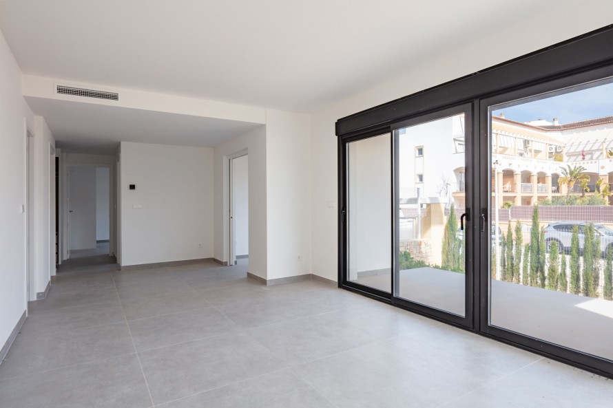 2 Slaapkamers - — 3/24