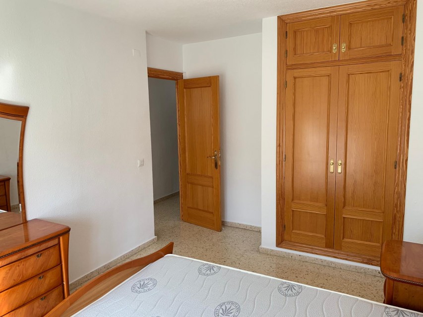4 Slaapkamers - — 10/20