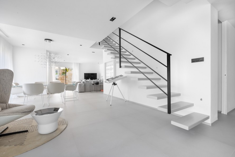 4 Slaapkamers - — 13/13
