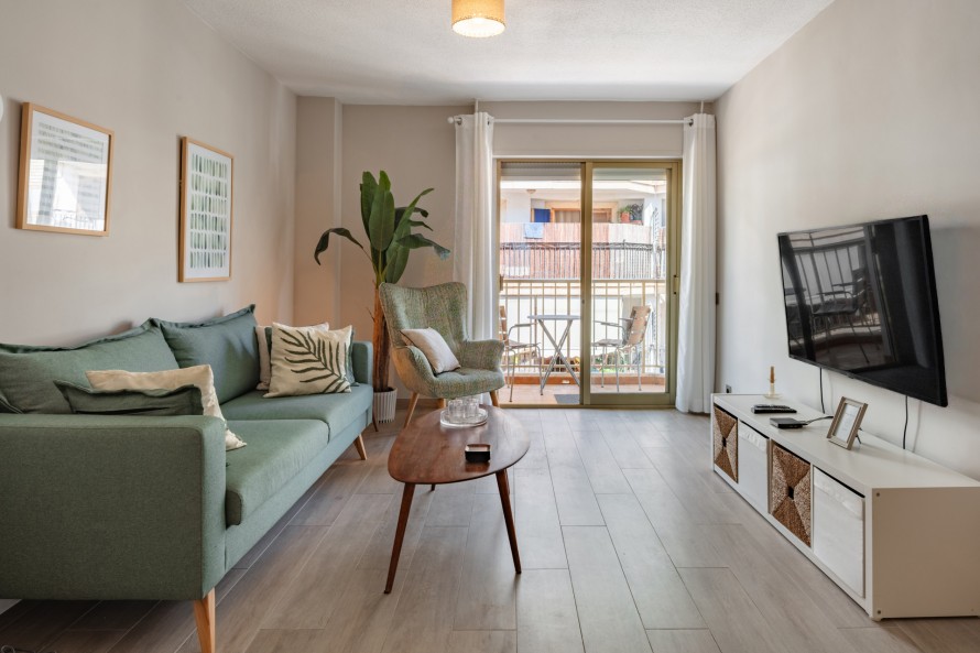 2 Slaapkamers - — 3/21