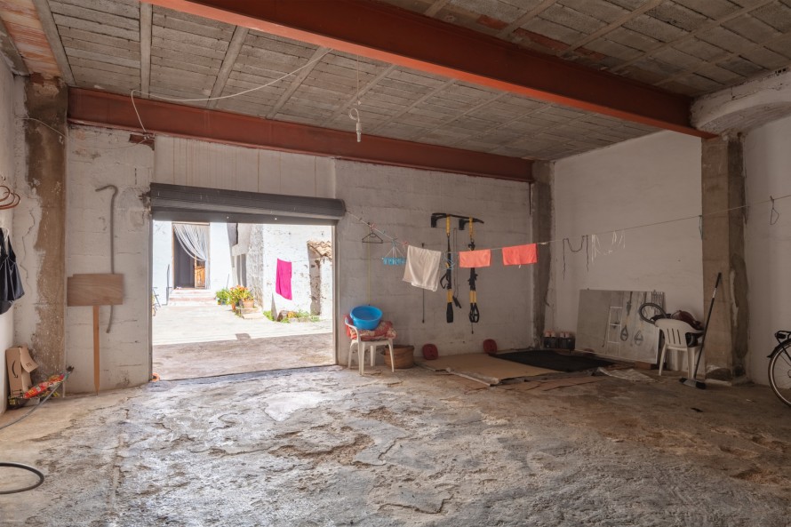4 Slaapkamers - — 17/21