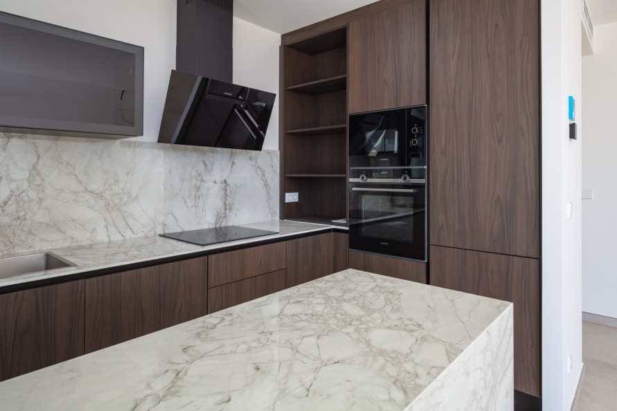 3 Slaapkamers - — 6/24