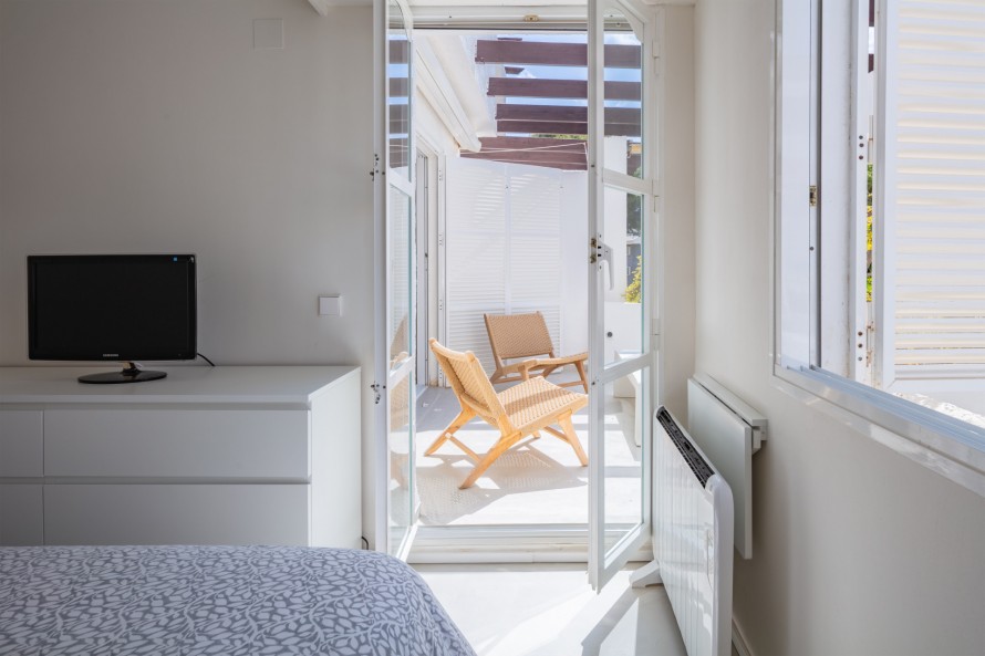 2 Slaapkamers - — 16/36
