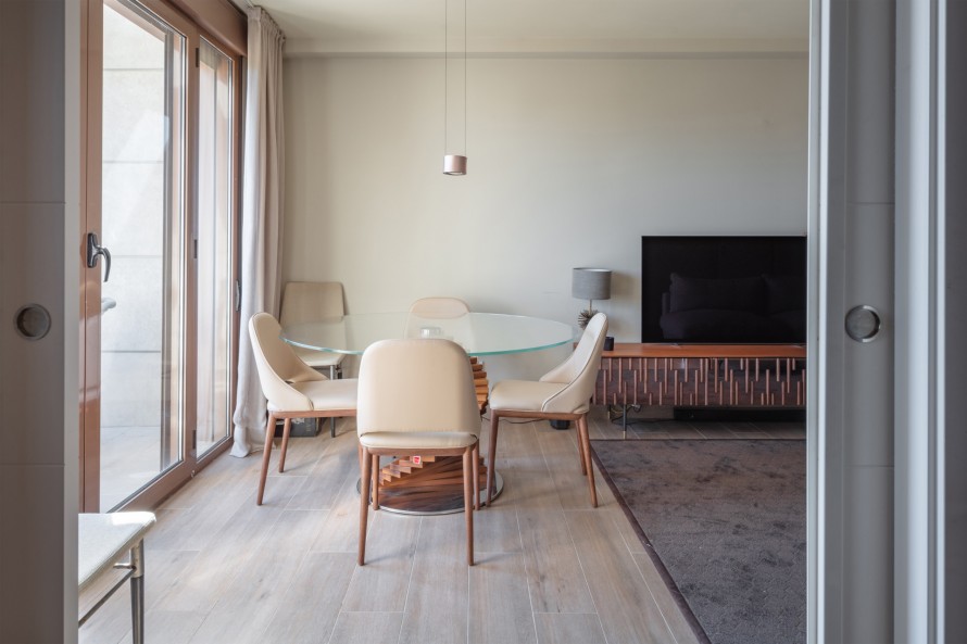 2 Slaapkamers - — 11/37