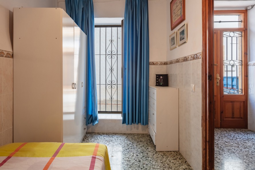 4 Slaapkamers - — 15/17