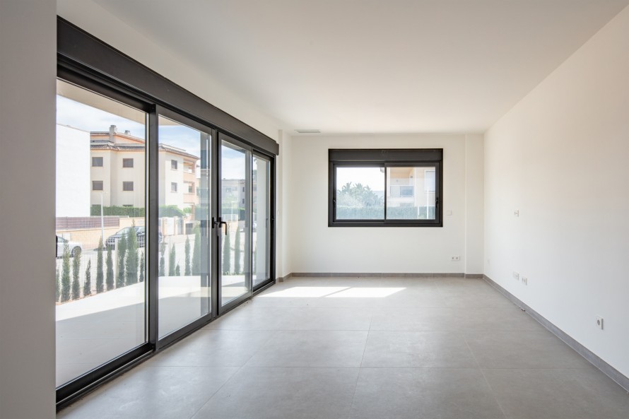 2 Slaapkamers - — 5/24