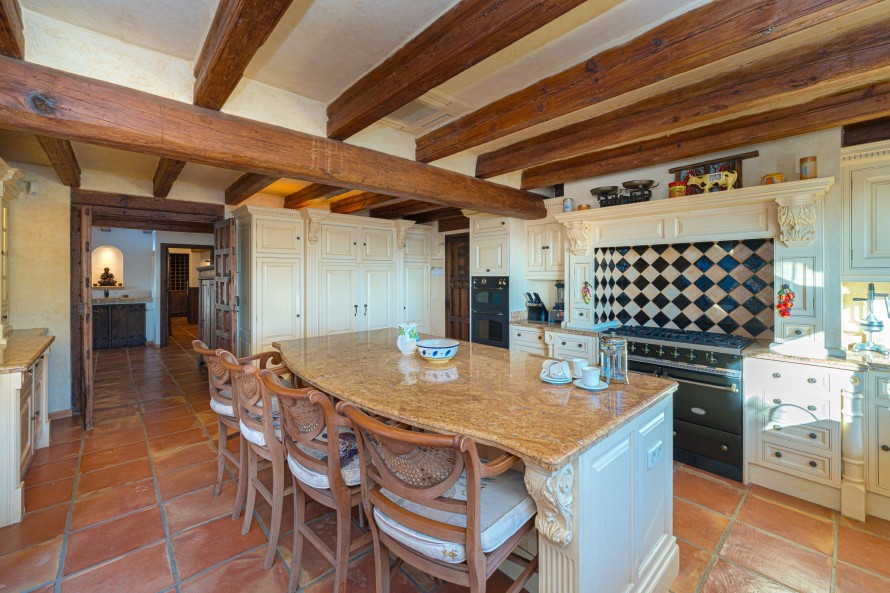 5 Bedrooms - Moraira — 11/85