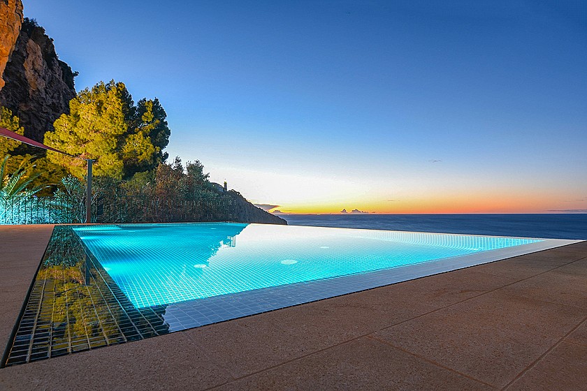 GUNITEC POOL SPA  recibe los premios “PISCINE GLOBAL EUROPE” en Lyon  y “ASOFAP” en Madrid
