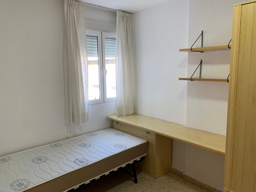 4 Slaapkamers - — 14/20