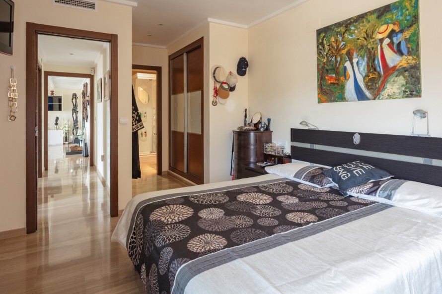 2 Slaapkamers - — 14/25