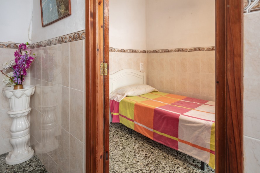 4 Slaapkamers - — 14/17