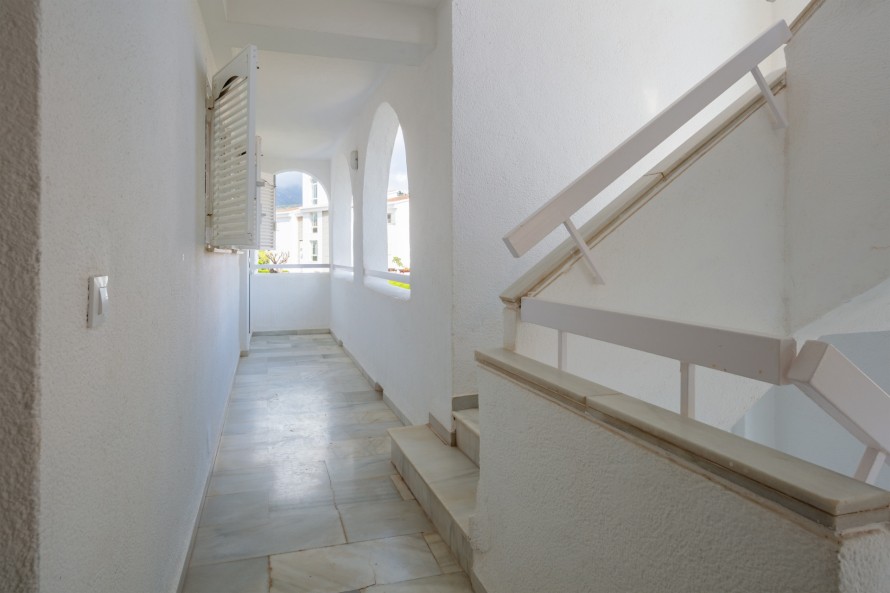 2 Slaapkamers - — 27/36