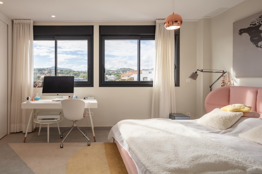 2 Slaapkamers - — 15/23