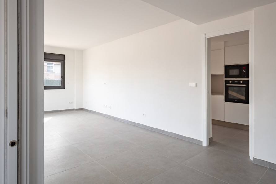 2 Slaapkamers - — 6/24
