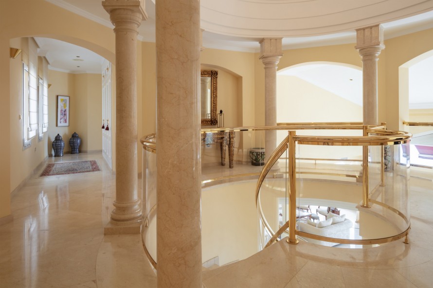 6 Chambres - — 12/35