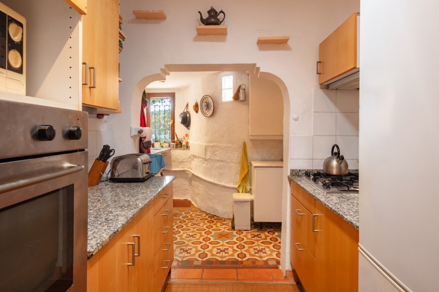 4 Slaapkamers - — 16/36