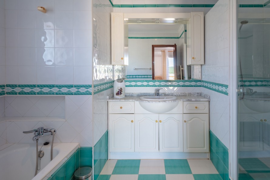 3 Slaapkamers - — 16/40