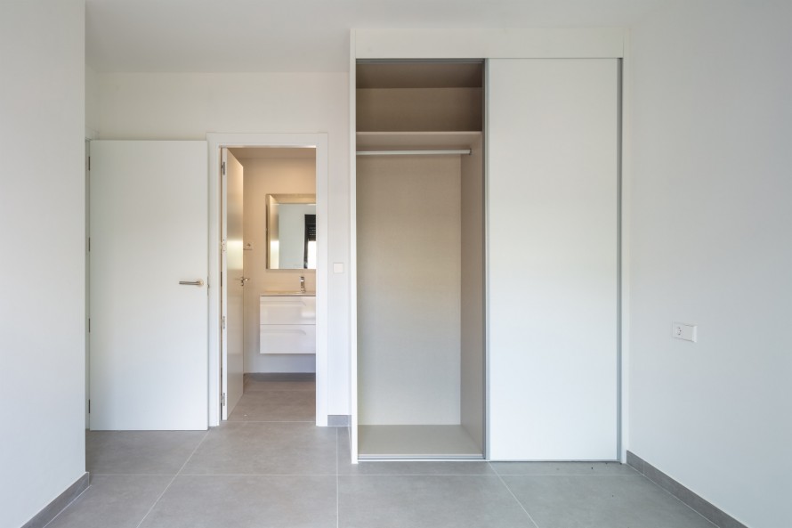 2 Slaapkamers - — 17/24