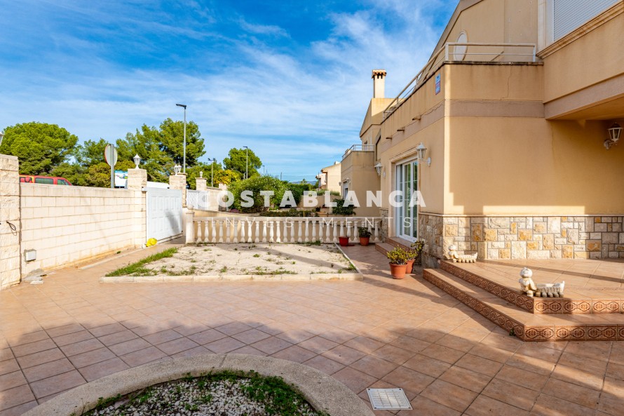 4 Bedrooms - Alfaz del Pi — 30/35