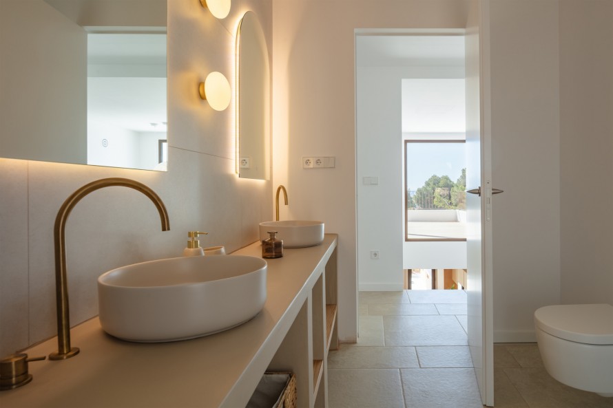 4 Slaapkamers - — 30/50