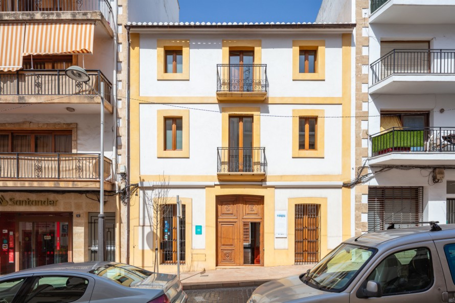 8 Slaapkamers - — 38/43
