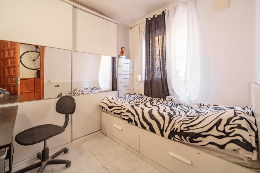 2 Slaapkamers - — 10/30