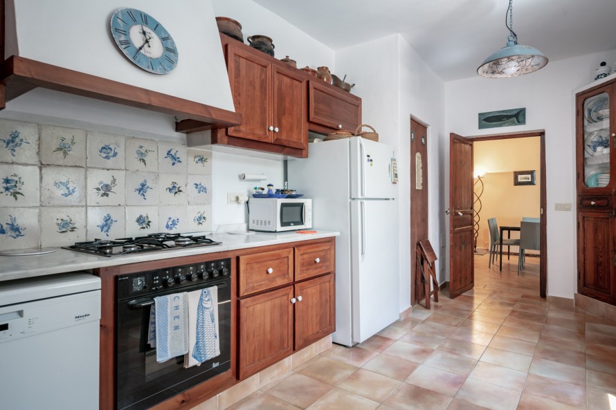 5 Slaapkamers - — 13/28