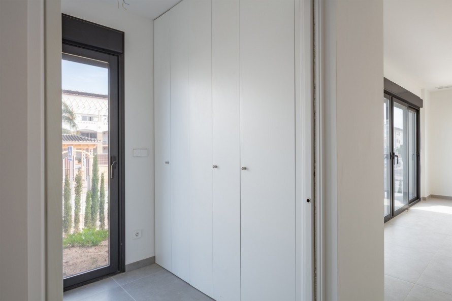 2 Slaapkamers - — 9/24