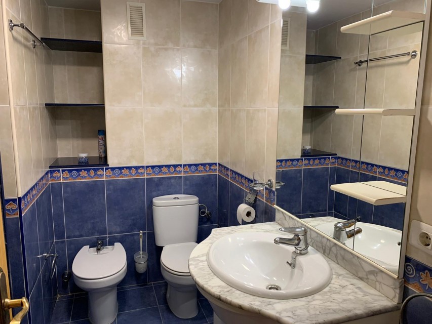 4 Slaapkamers - — 16/20