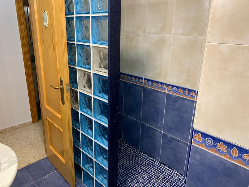 4 Slaapkamers - — 17/20