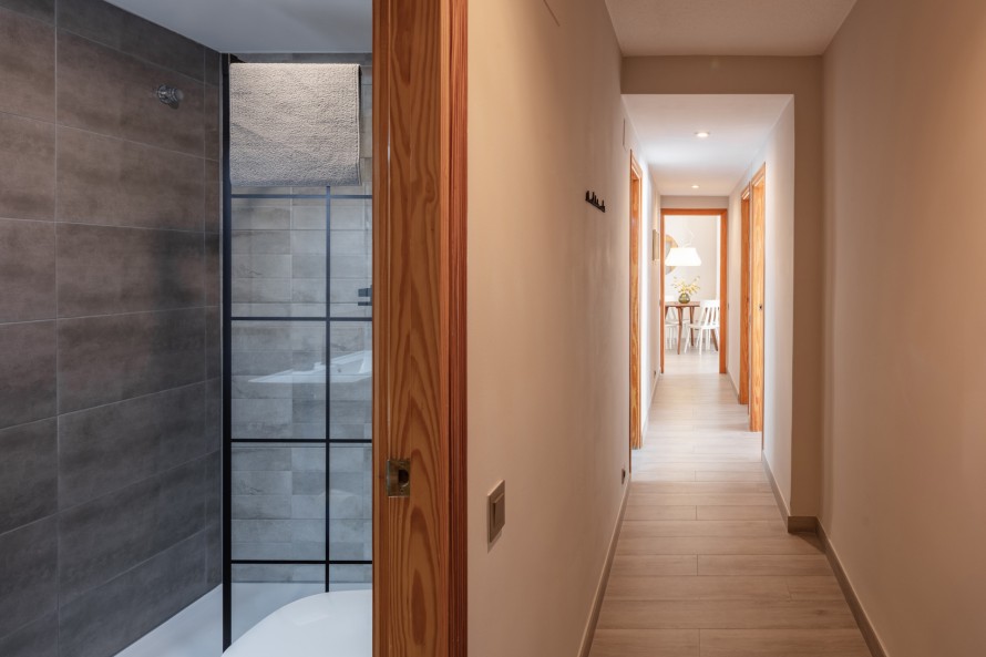 2 Slaapkamers - — 20/21