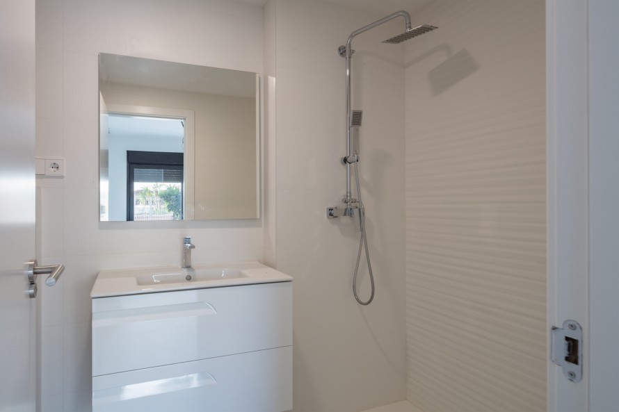 2 Slaapkamers - — 15/24