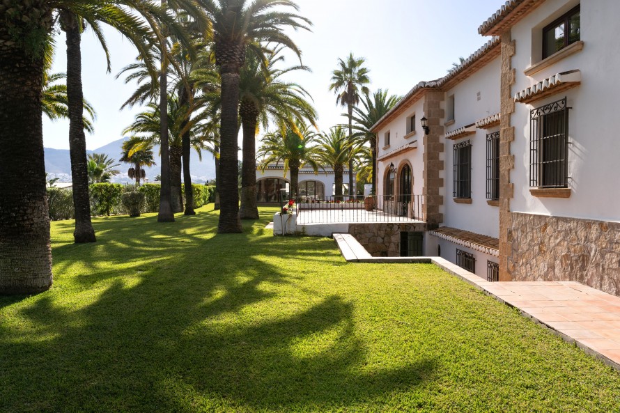 13 Dormitorios - Jávea / Xàbia — 60/70