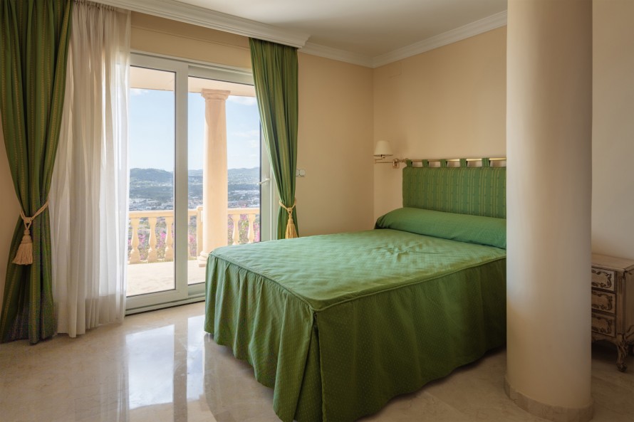 6 Chambres - — 17/35