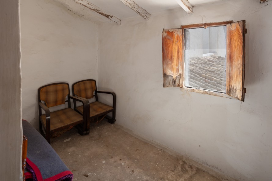 4 Slaapkamers - — 14/21