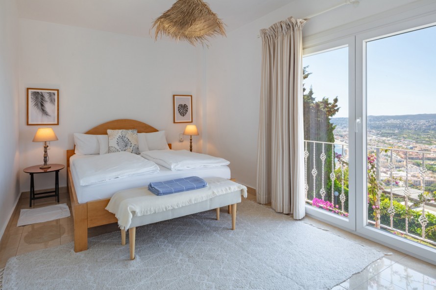 5 Slaapkamers - — 30/50