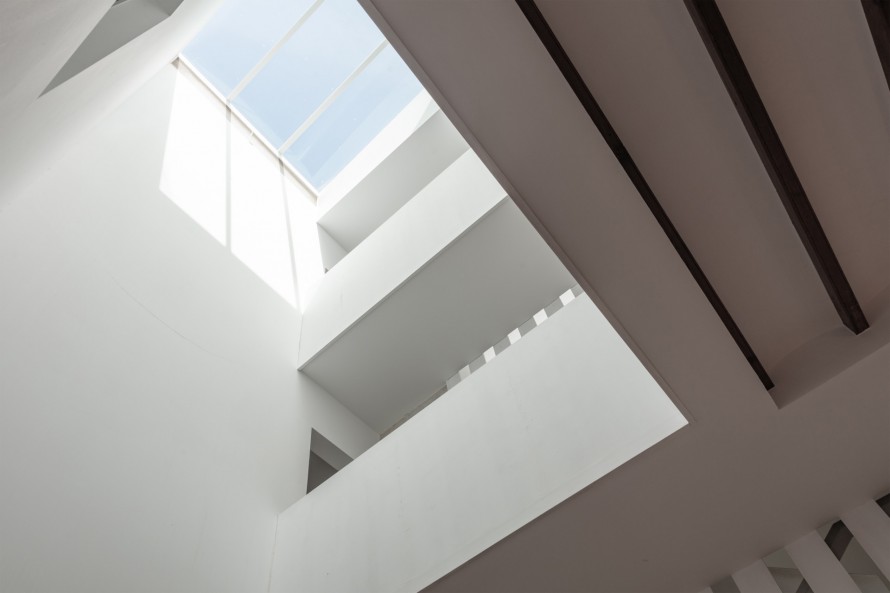 8 Slaapkamers - — 37/43