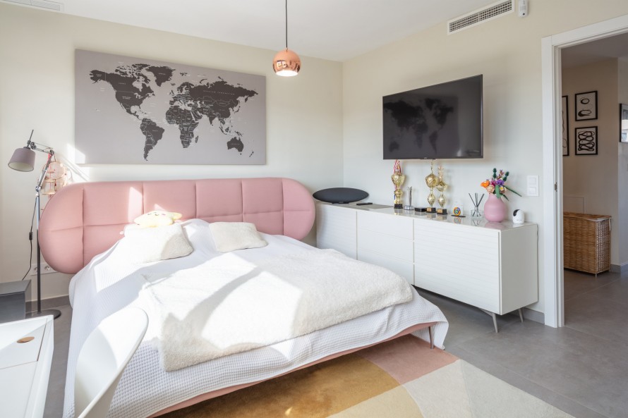 2 Slaapkamers - — 14/23